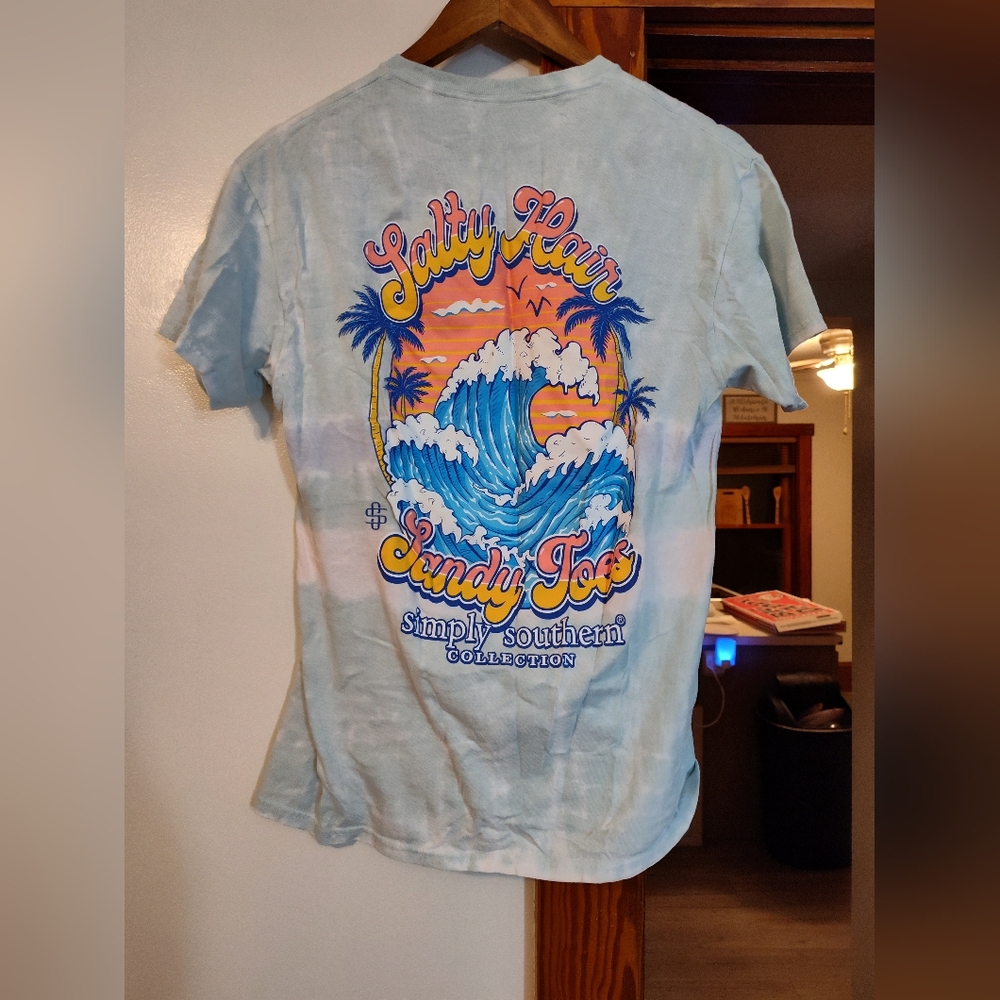 Simply Southern Blue Wave Graphic Tshirt Medium